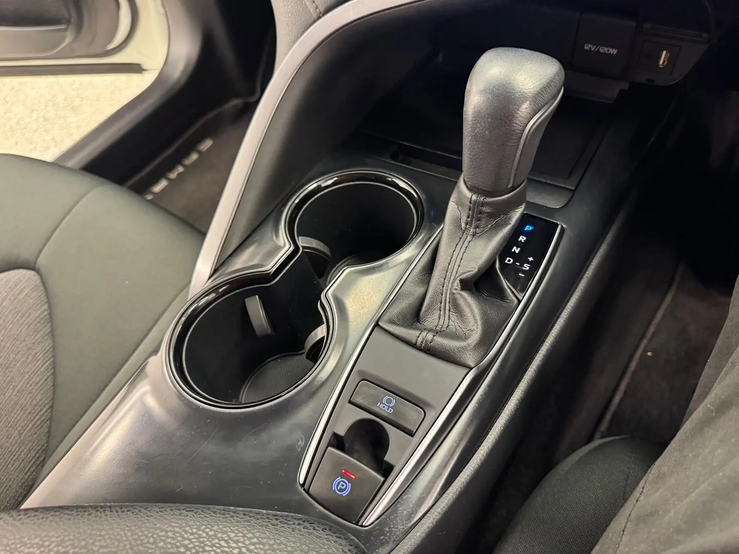 2019 Toyota Camry Gallery Image 24