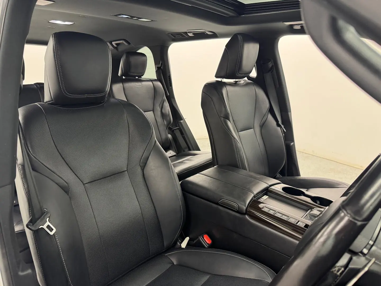 2022 Lexus LX Gallery Image 29