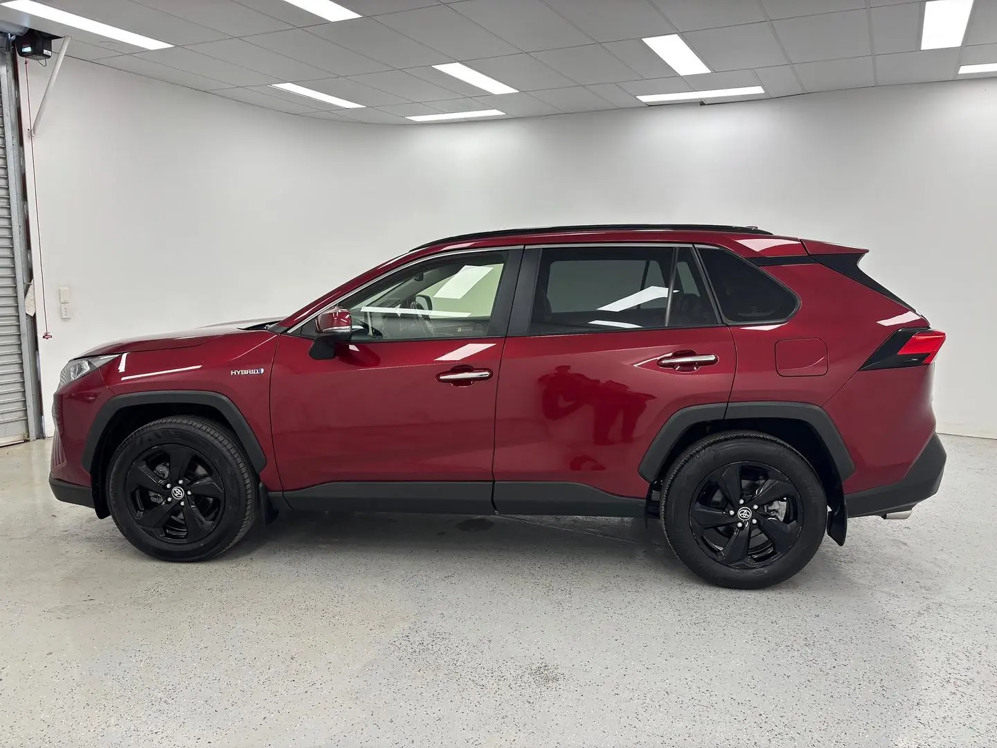 2020 Toyota RAV4 Gallery Image 6