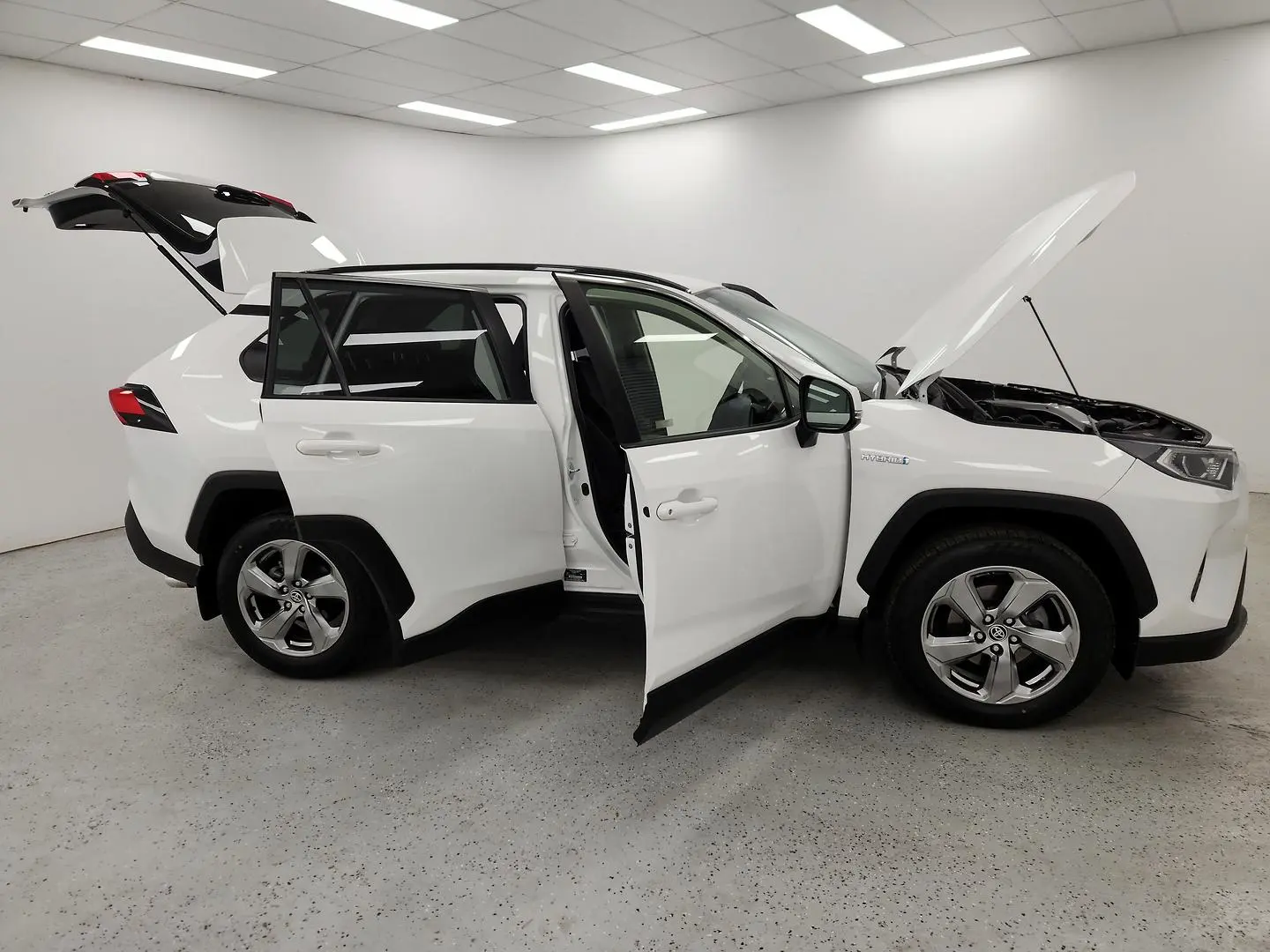 2020 Toyota RAV4 Gallery Image 9