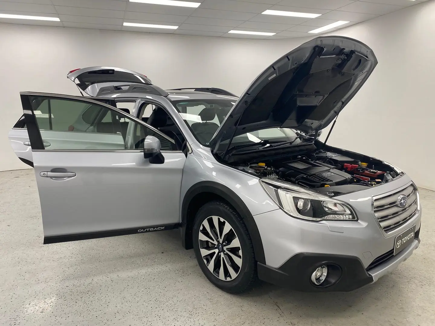 2016 Subaru Outback Gallery Image 9