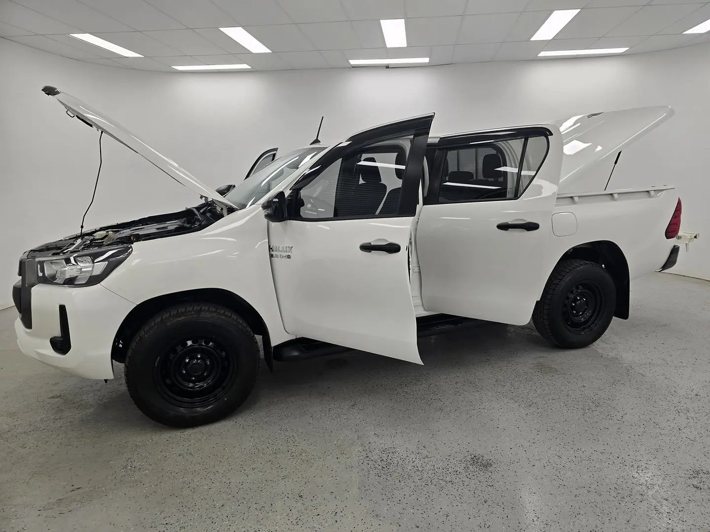 2021 Toyota Hilux Gallery Image 13