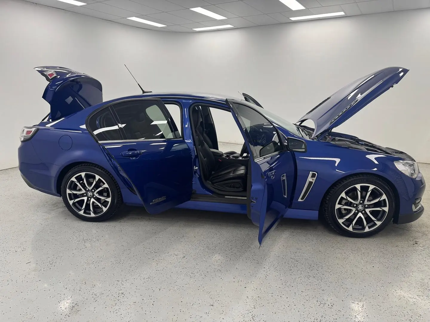2016 Holden Commodore Gallery Image 8