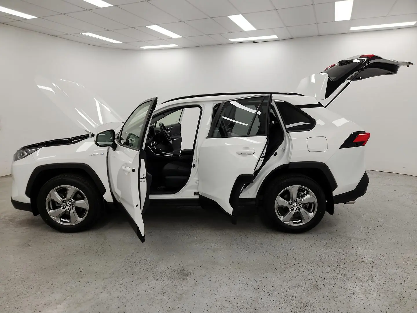 2020 Toyota RAV4 Gallery Image 13