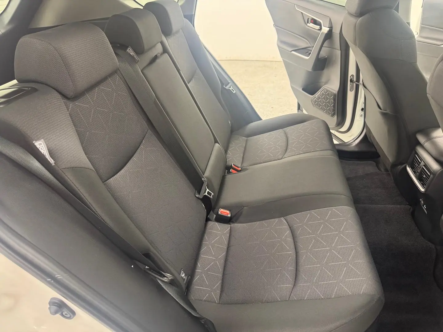 2024 Toyota RAV4 Gallery Image 27