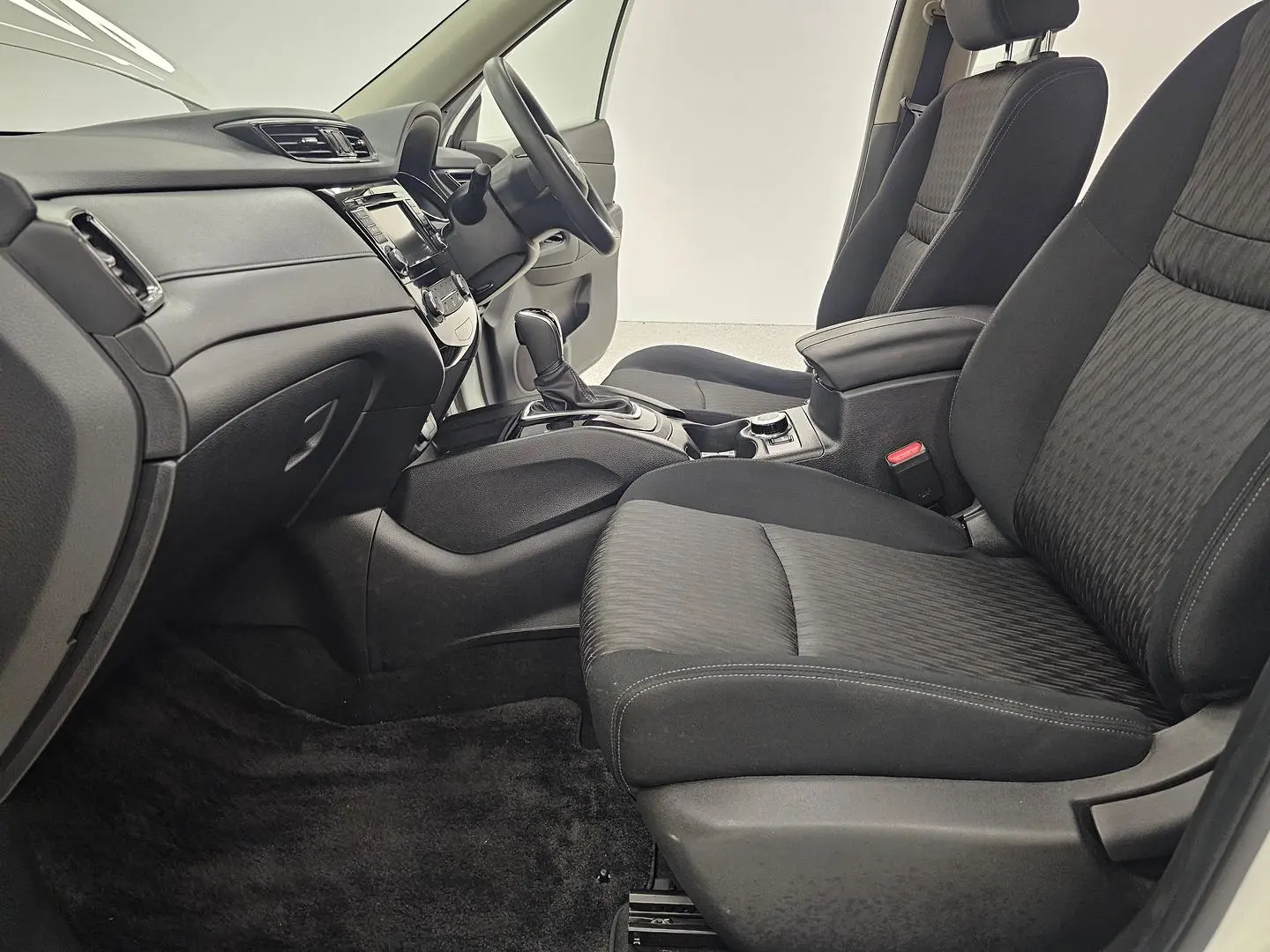 2021 Nissan X-TRAIL Gallery Image 13