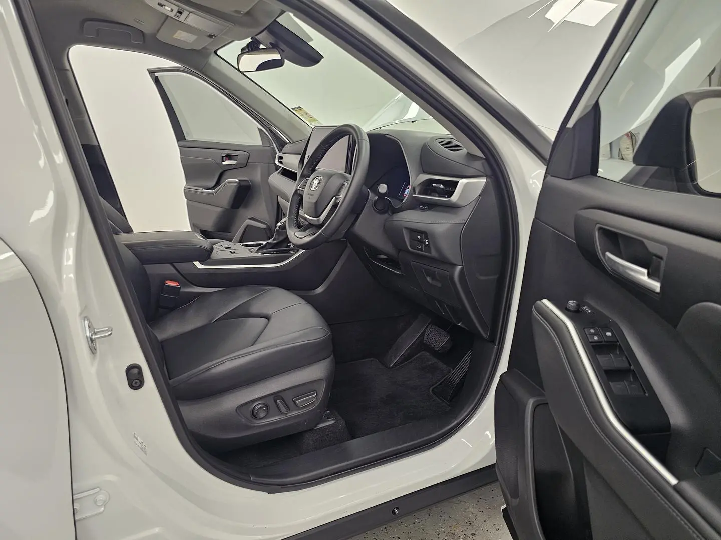 2025 Toyota Kluger Gallery Image 23