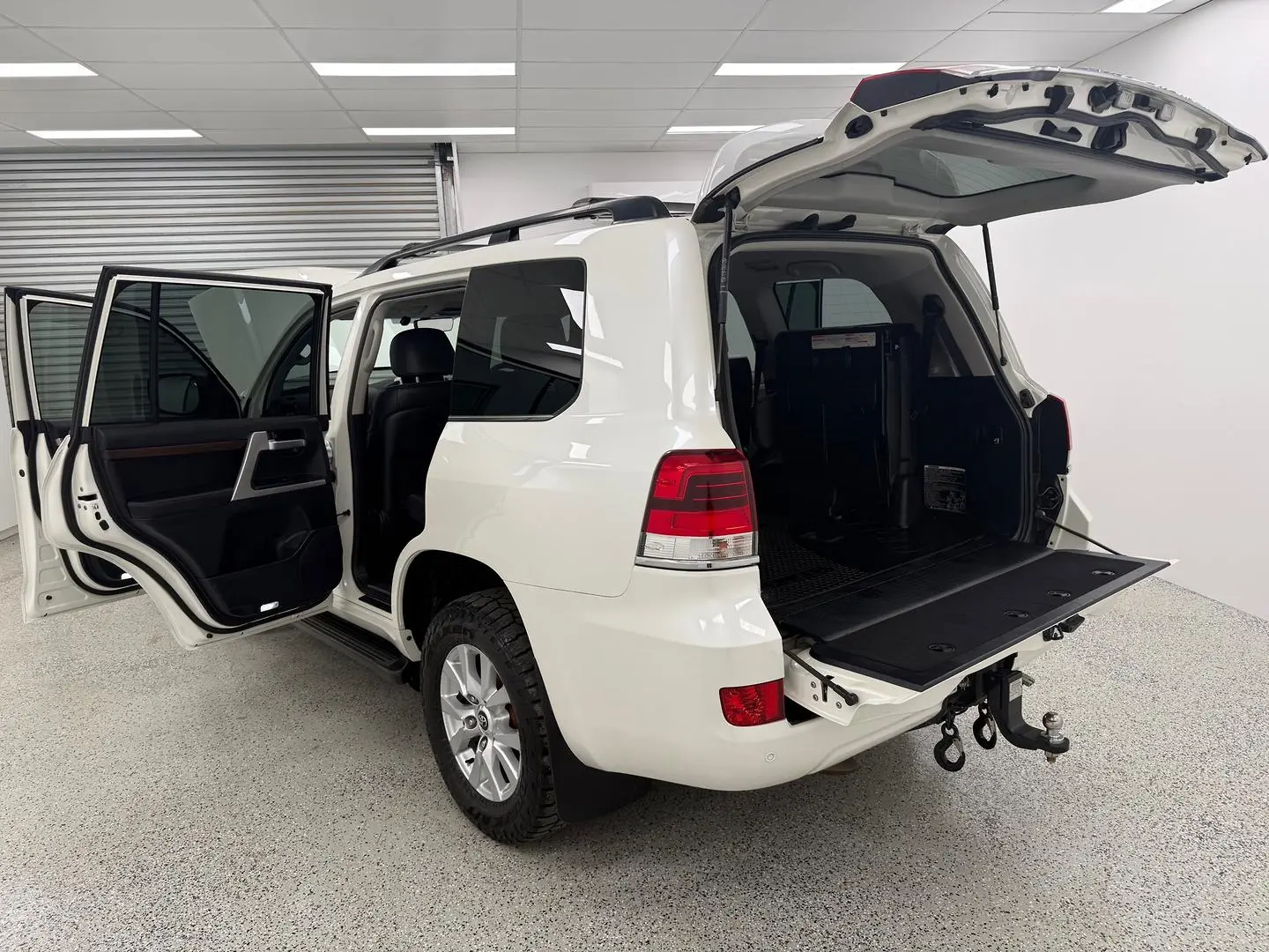 2019 Toyota Landcruiser Gallery Image 13