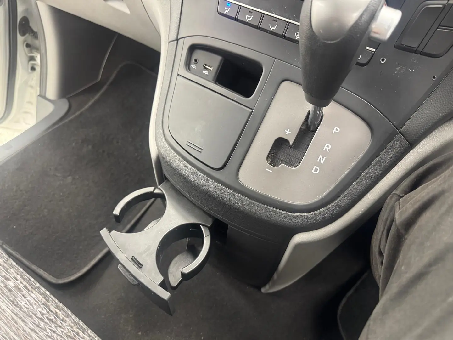 2020 Hyundai iLoad Gallery Image 24