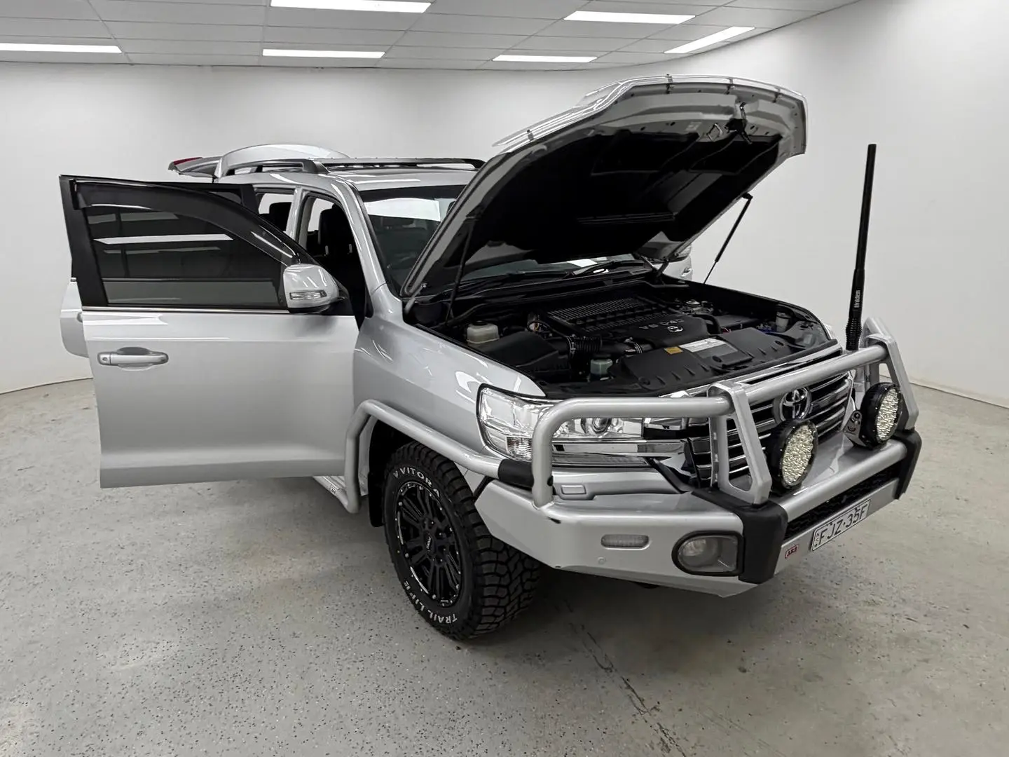 2018 Toyota Landcruiser Gallery Image 7