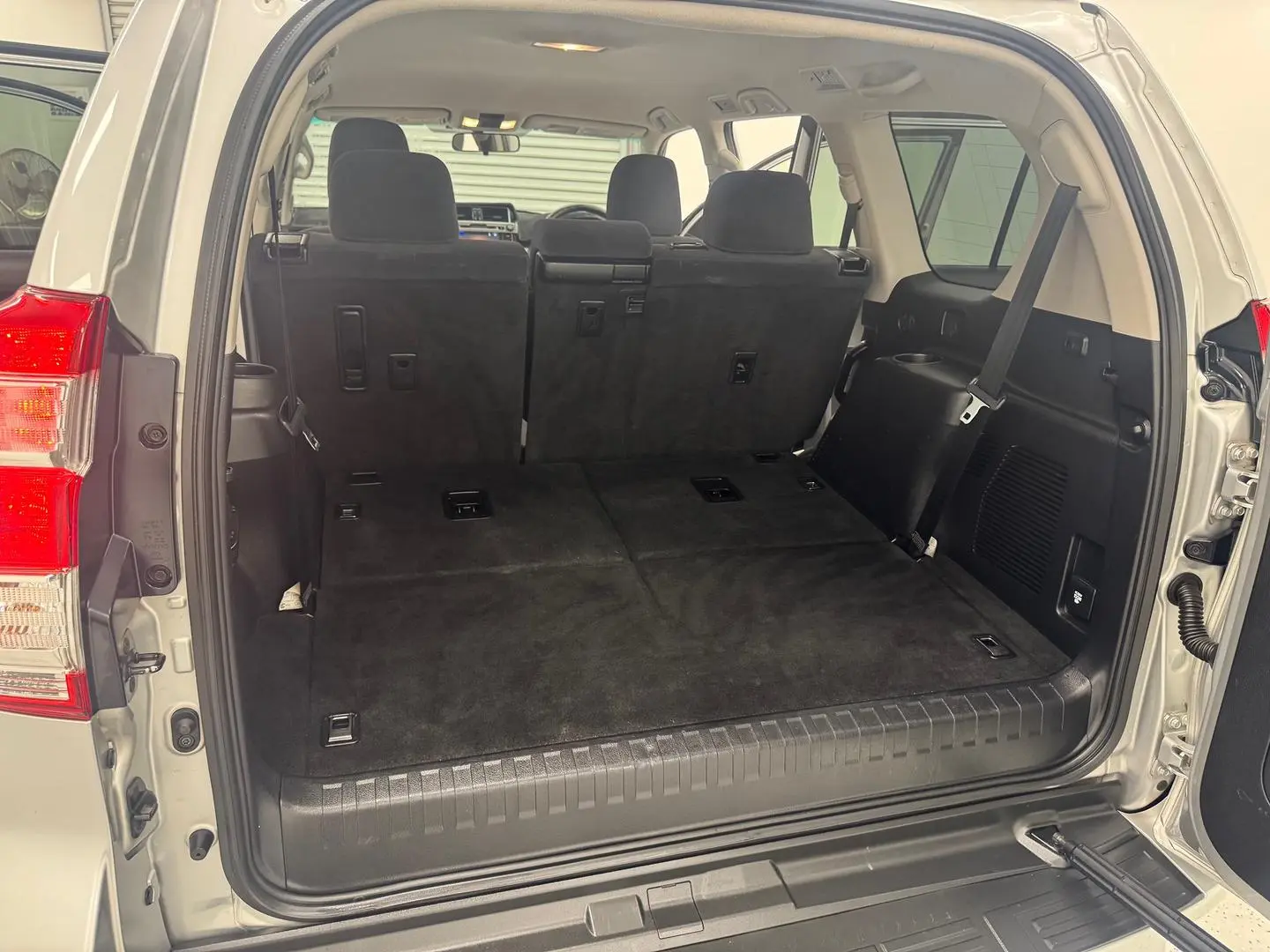 2015 Toyota Landcruiser Prado Gallery Image 27