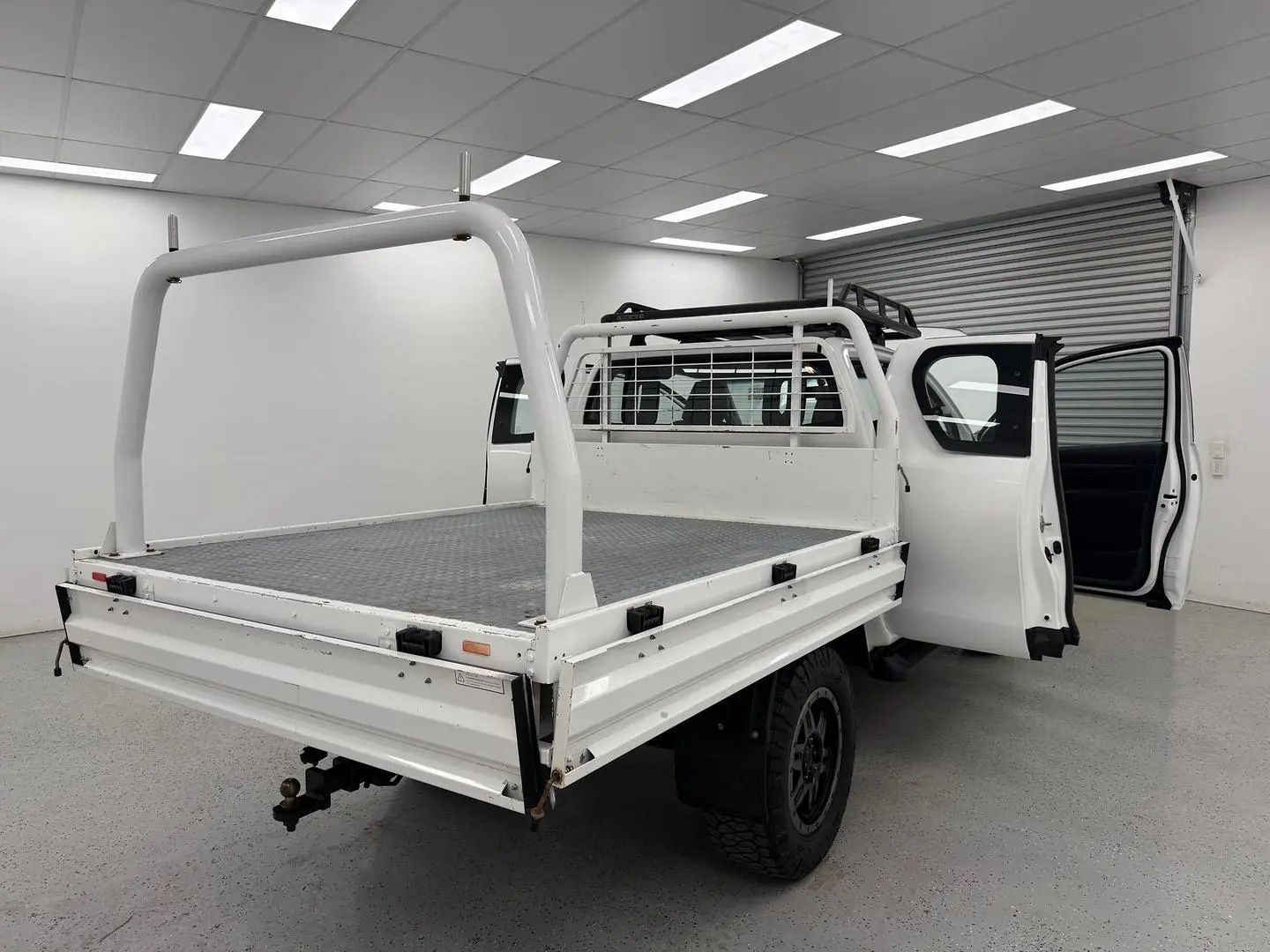 2016 Toyota Hilux Gallery Image 14