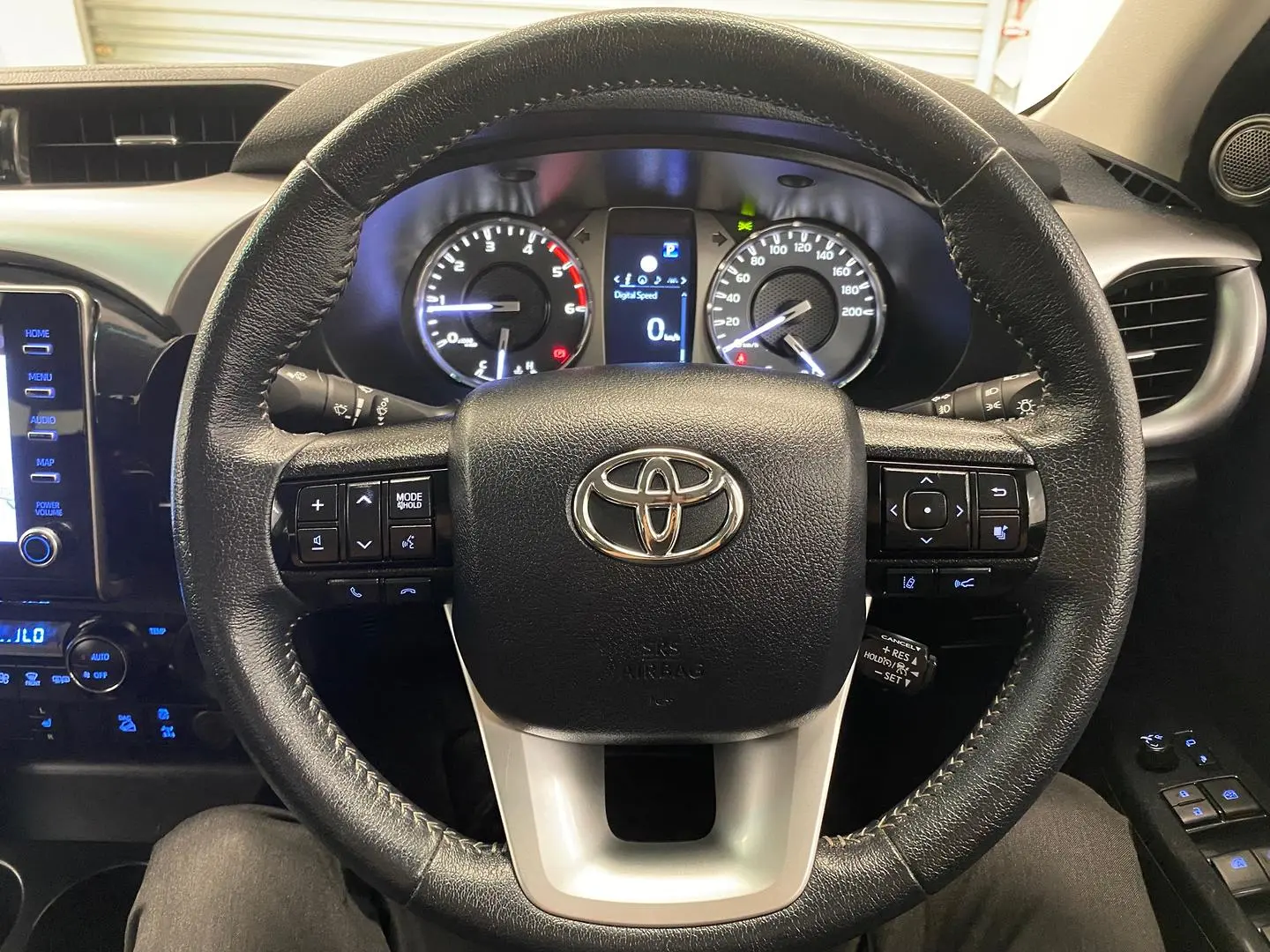 2022 Toyota Hilux Gallery Image 24