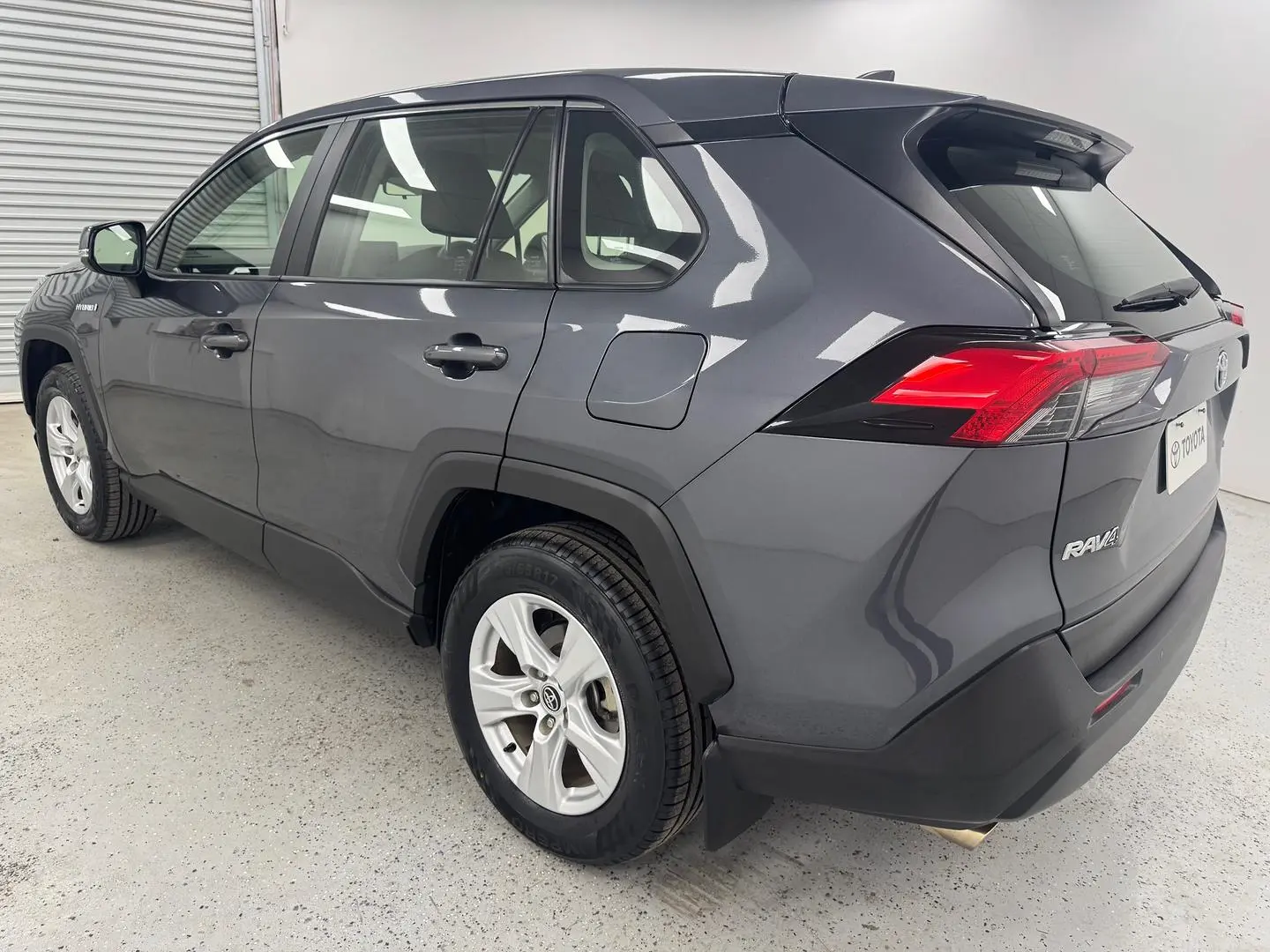 2019 Toyota RAV4 Gallery Image 4