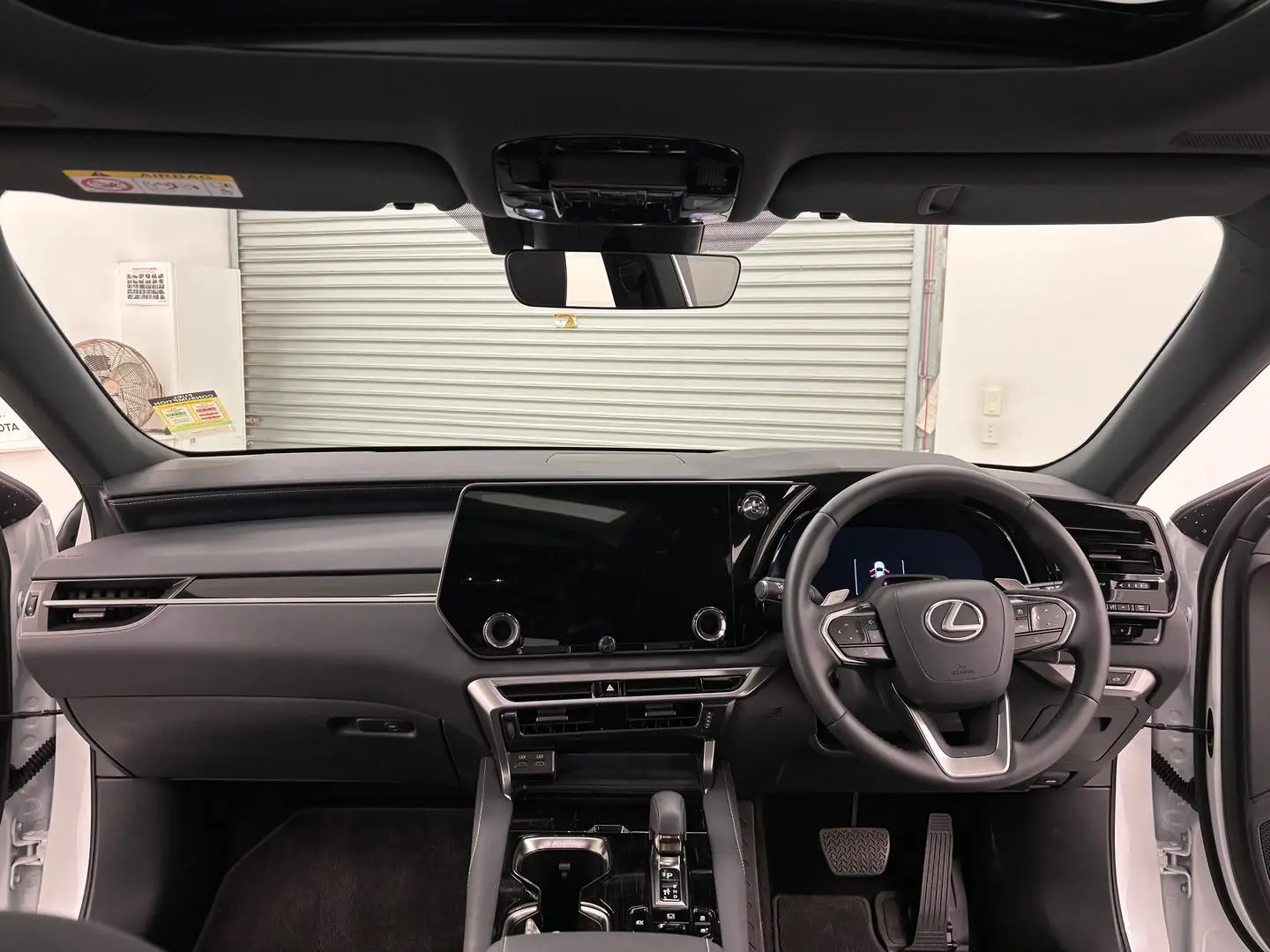 2025 Lexus RX Gallery Image 23
