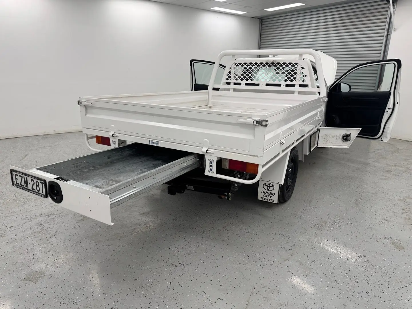 2023 Toyota Hilux Gallery Image 9
