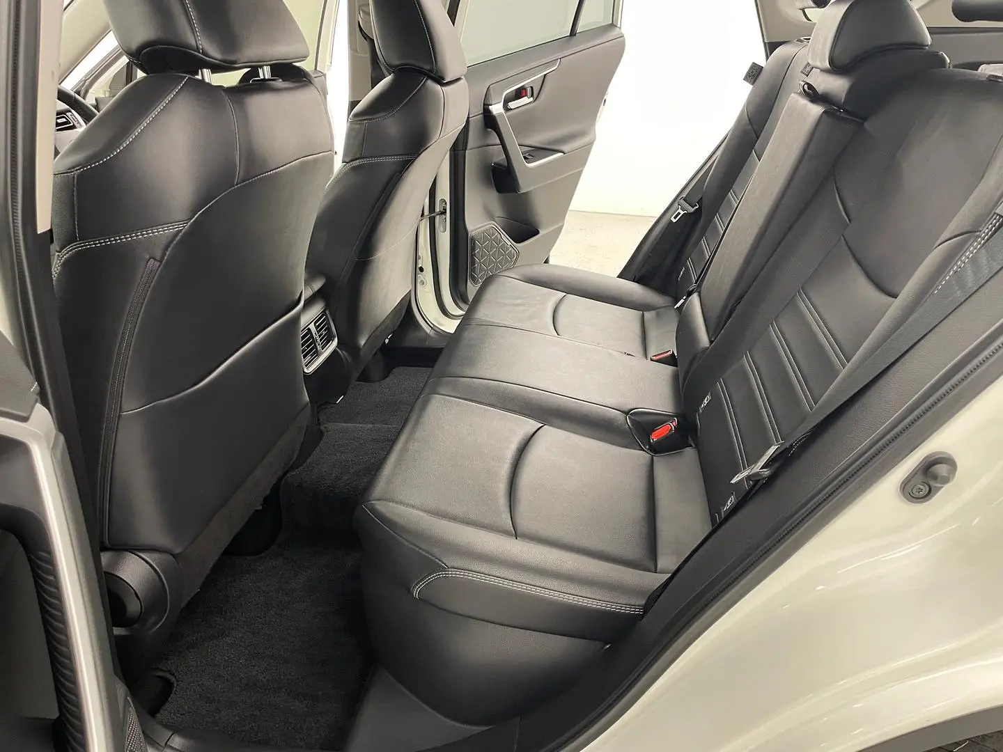 2020 Toyota RAV4 Gallery Image 19