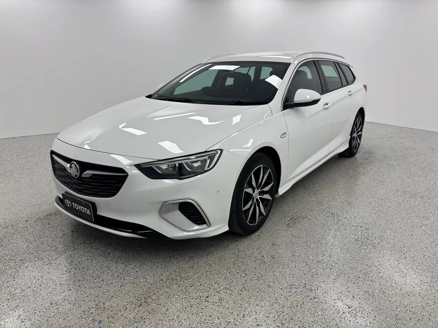 2018 Holden Commodore Gallery Image 7