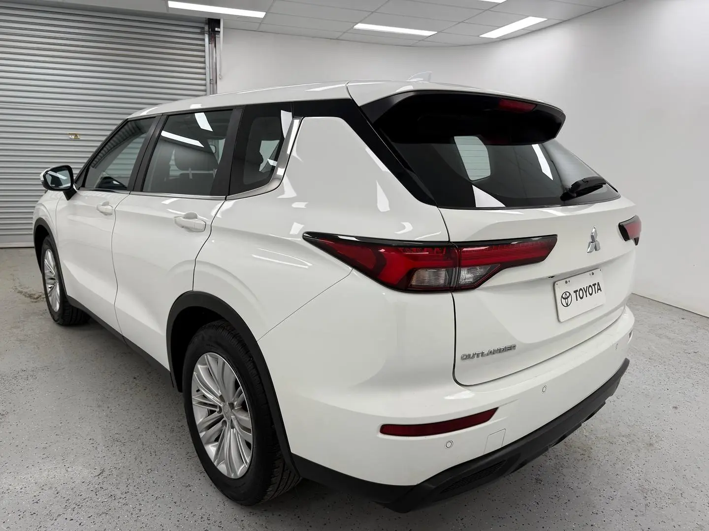 2022 Mitsubishi Outlander Gallery Image 5
