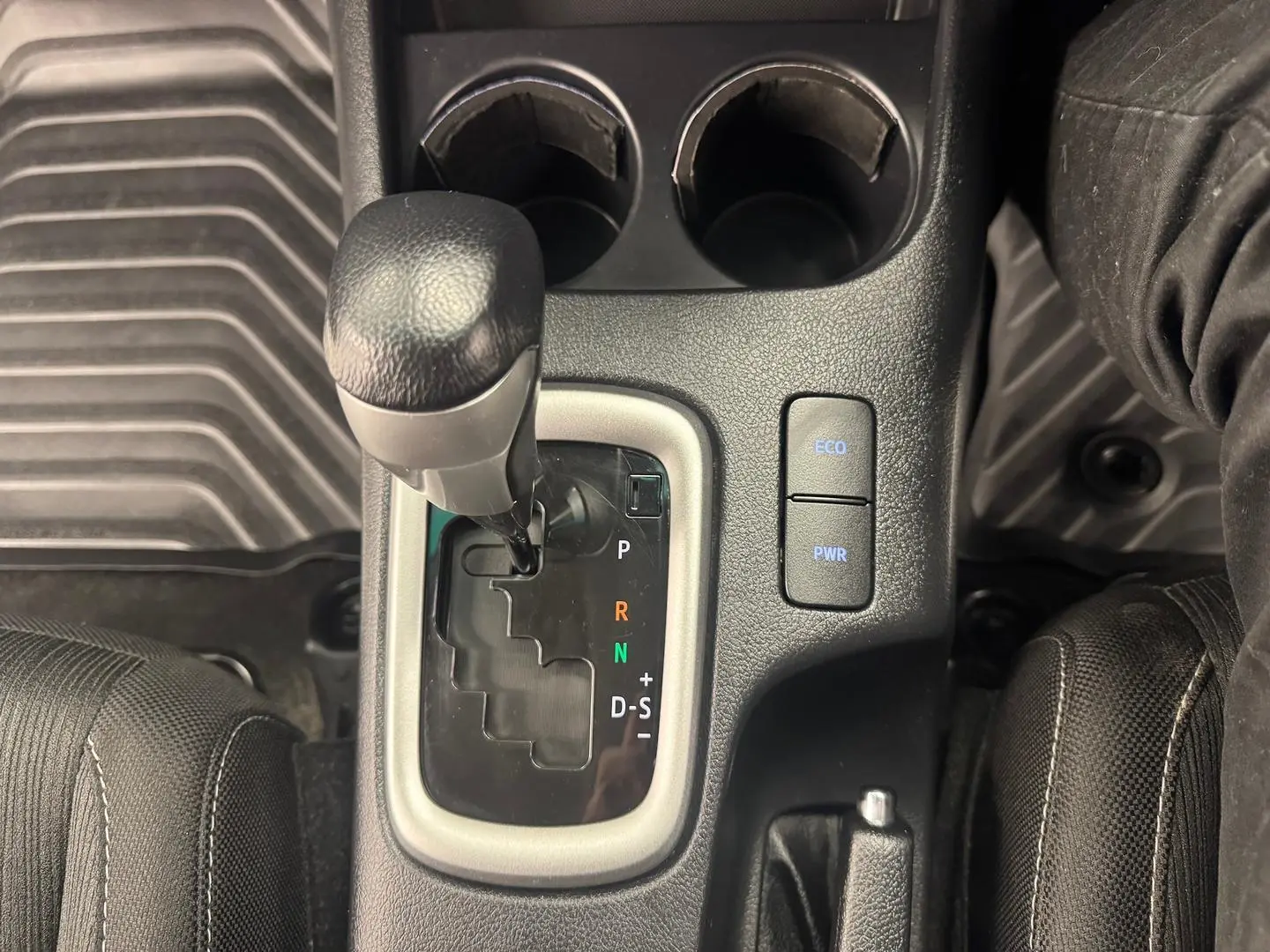 2023 Toyota Hilux Gallery Image 24