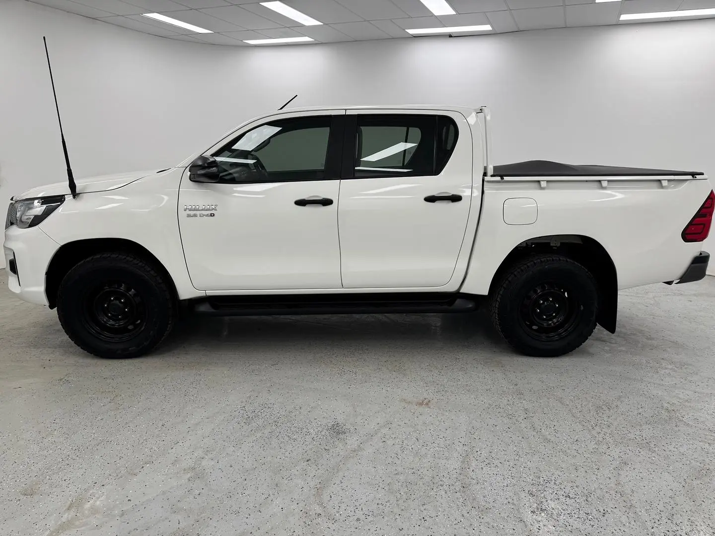 2020 Toyota Hilux Gallery Image 5