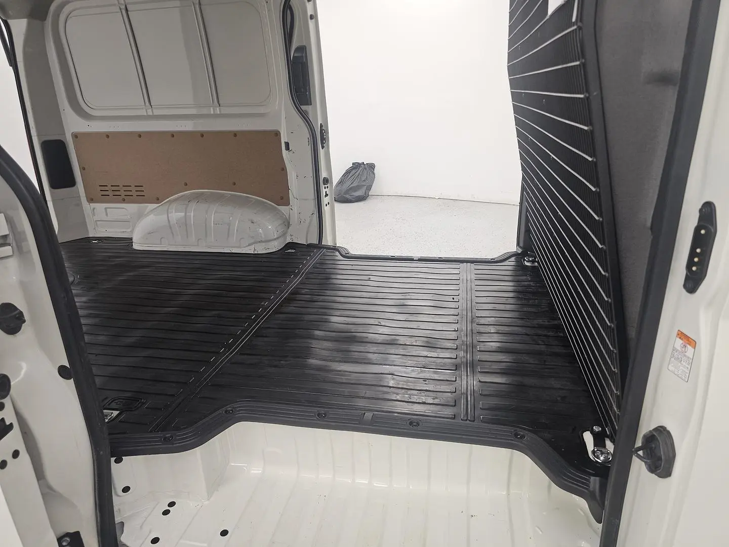 2022 Toyota Hiace Gallery Image 21