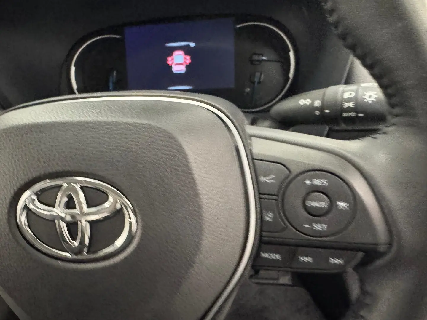 2024 Toyota RAV4 Gallery Image 17