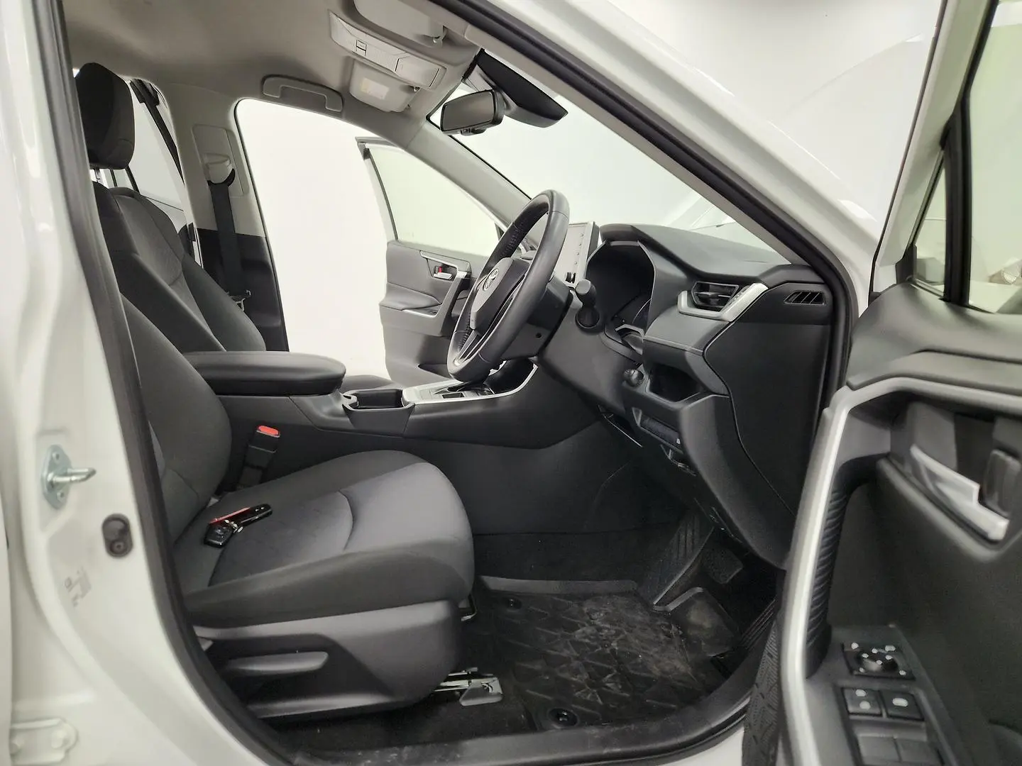 2020 Toyota RAV4 Gallery Image 22