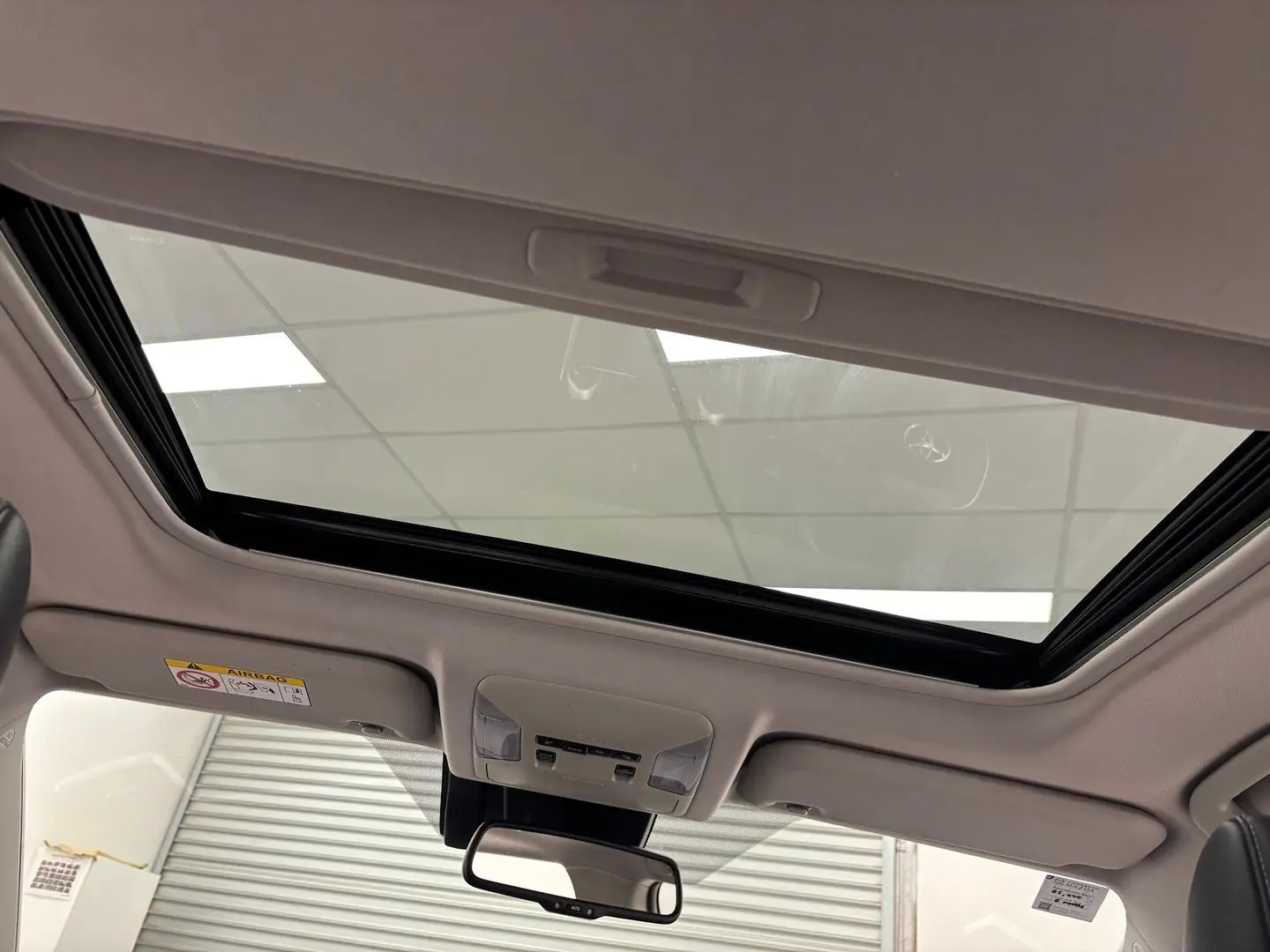 2020 Toyota RAV4 Gallery Image 24