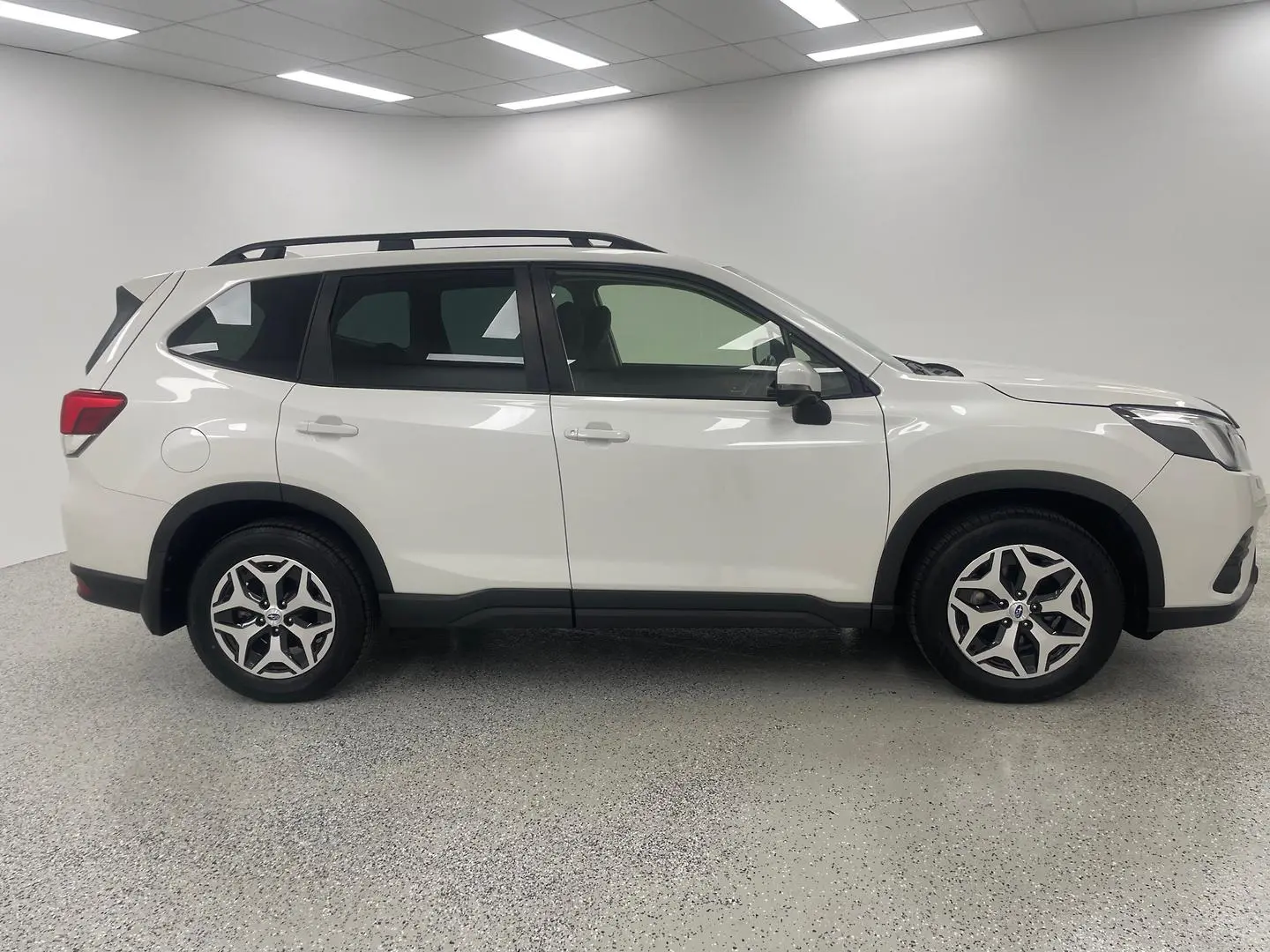 2023 Subaru Forester Gallery Image 2