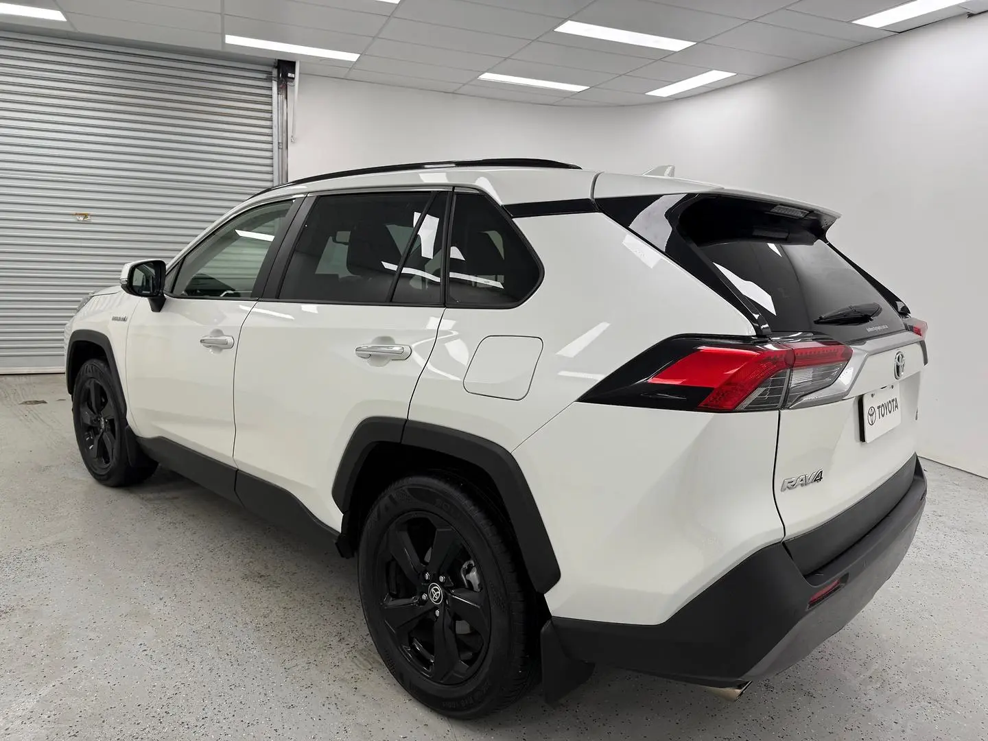 2020 Toyota RAV4 Gallery Image 5