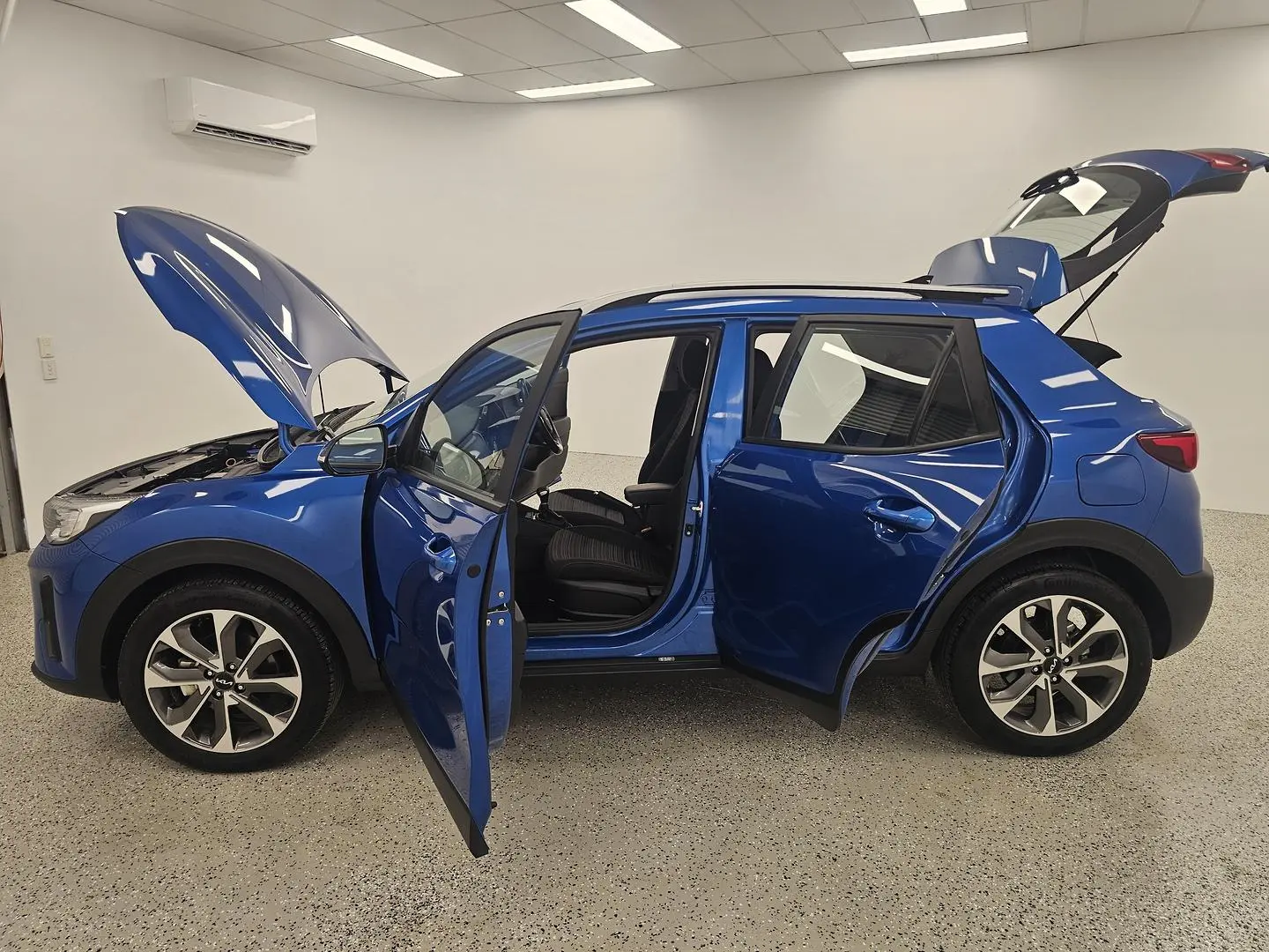 2024 Kia Stonic Gallery Image 10