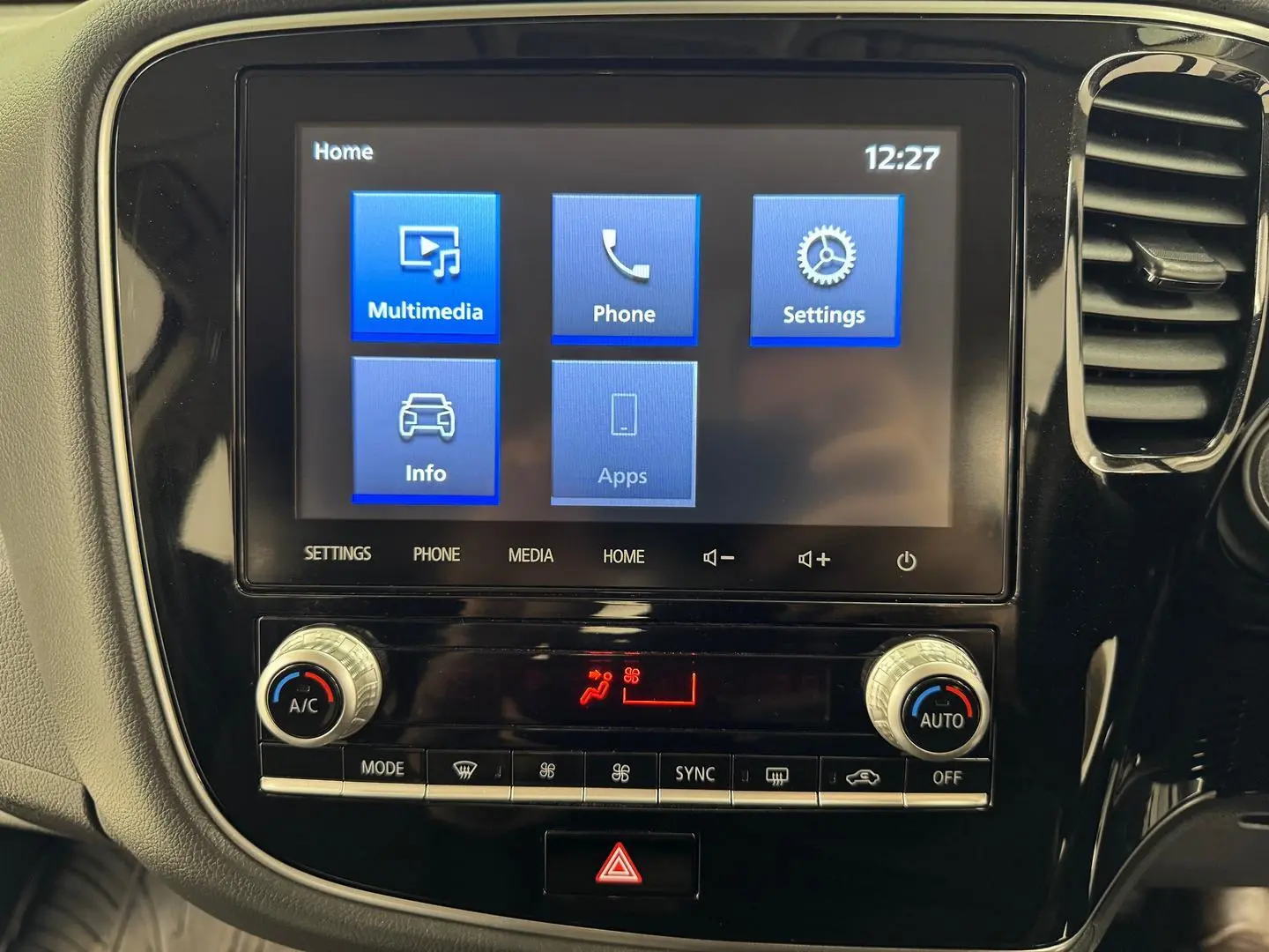 2020 Mitsubishi Outlander Gallery Image 21