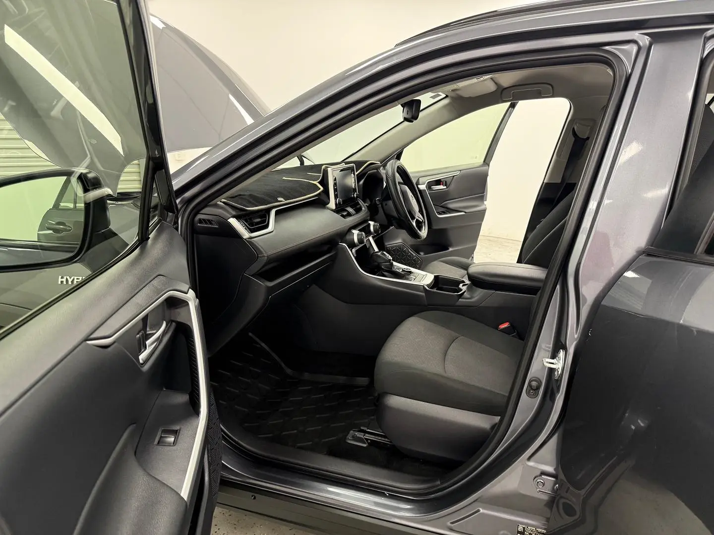 2019 Toyota RAV4 Gallery Image 13