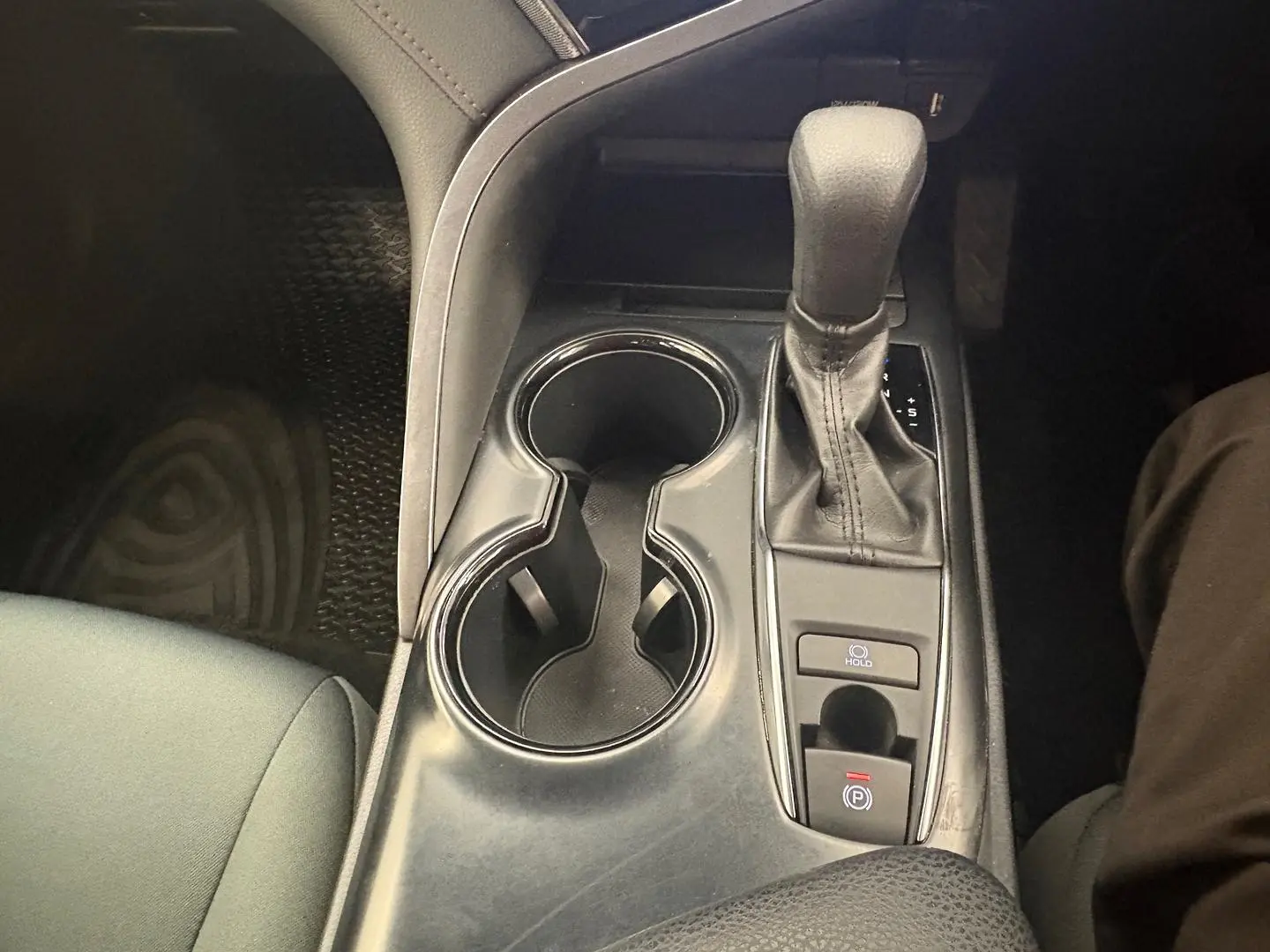 2019 Toyota Camry Gallery Image 27