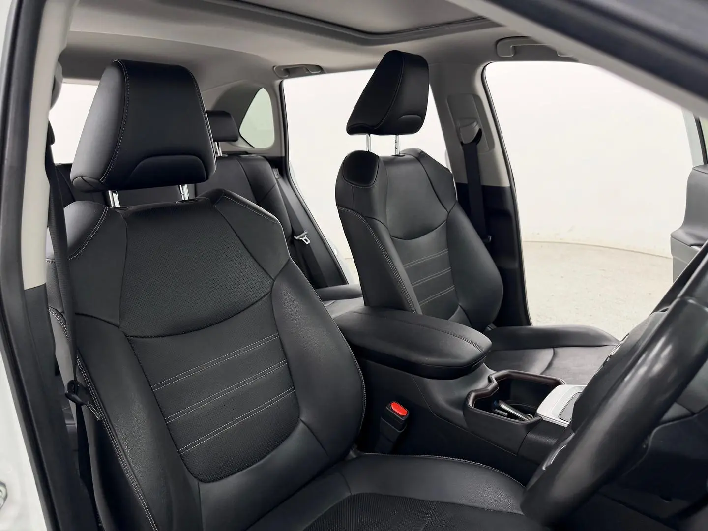 2023 Toyota RAV4 Gallery Image 25