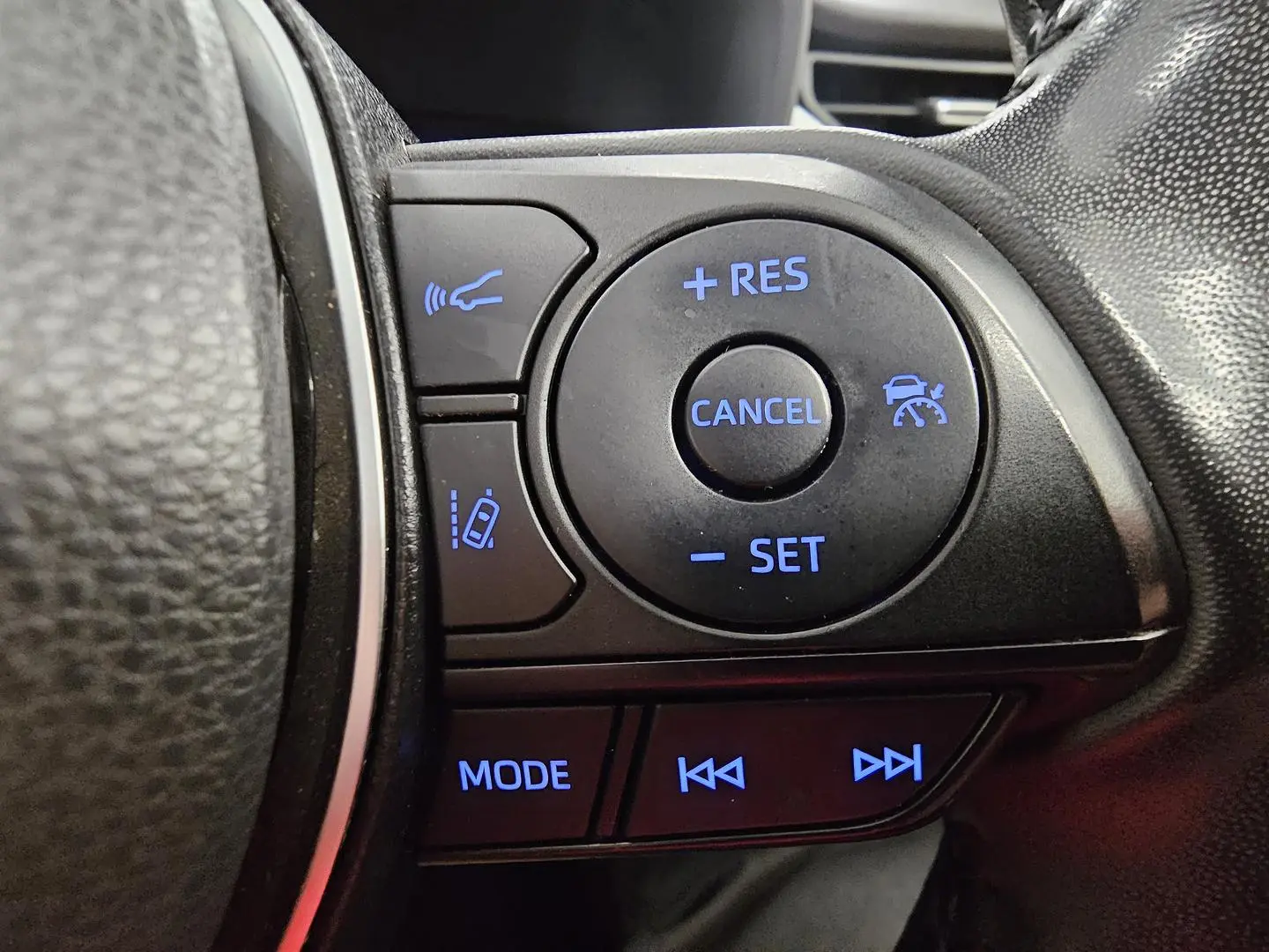 2021 Toyota RAV4 Gallery Image 39