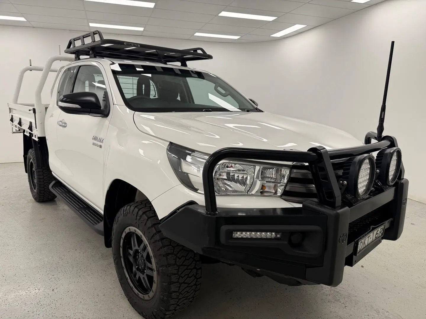 2016 Toyota Hilux Gallery Image 1
