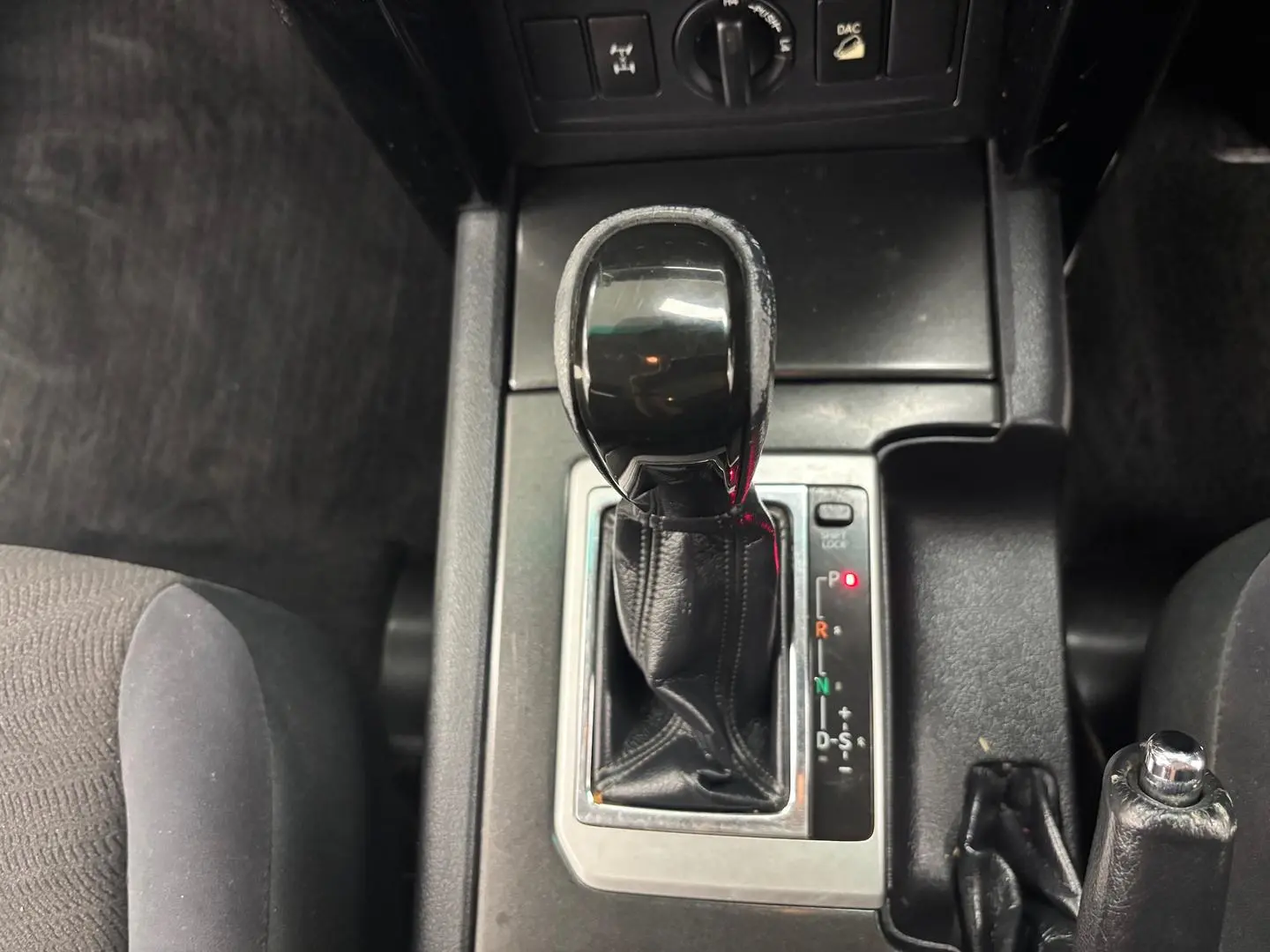 2016 Toyota Landcruiser Prado Gallery Image 33