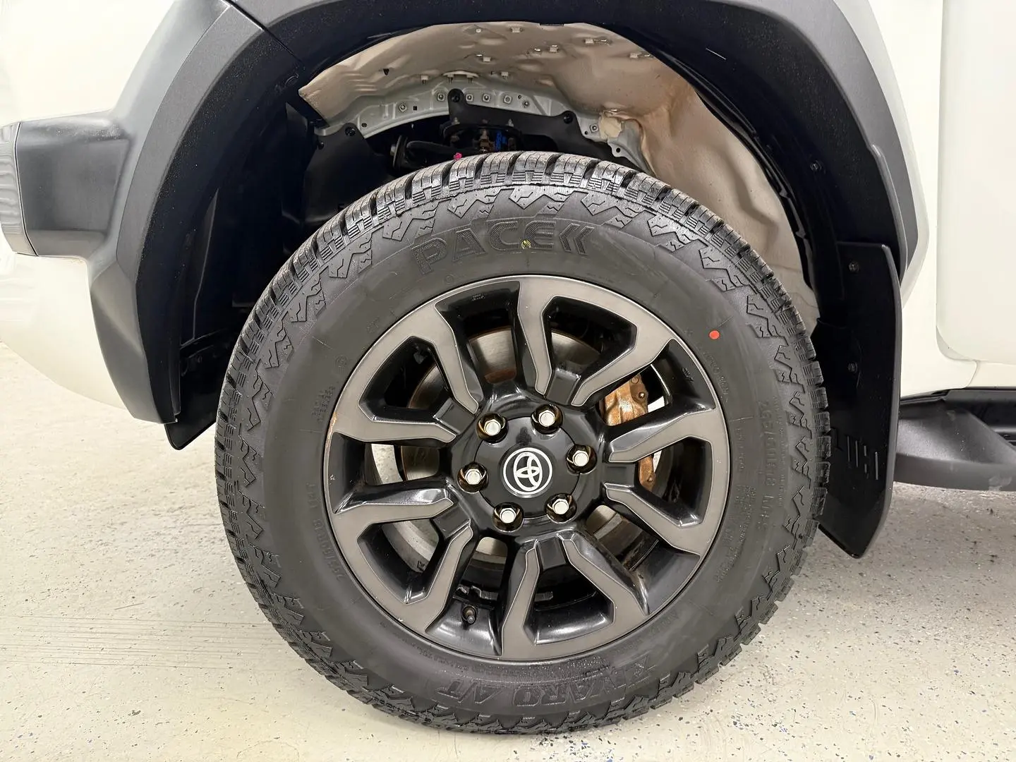 2023 Toyota Hilux Gallery Image 9