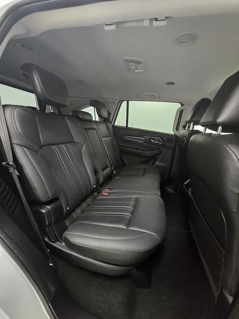 2023 Isuzu MU-X Gallery Image 27