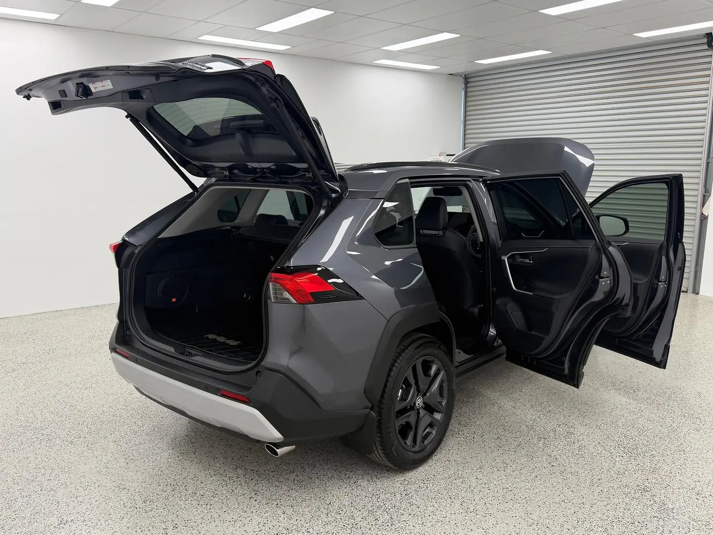 2024 Toyota RAV4 Gallery Image 9