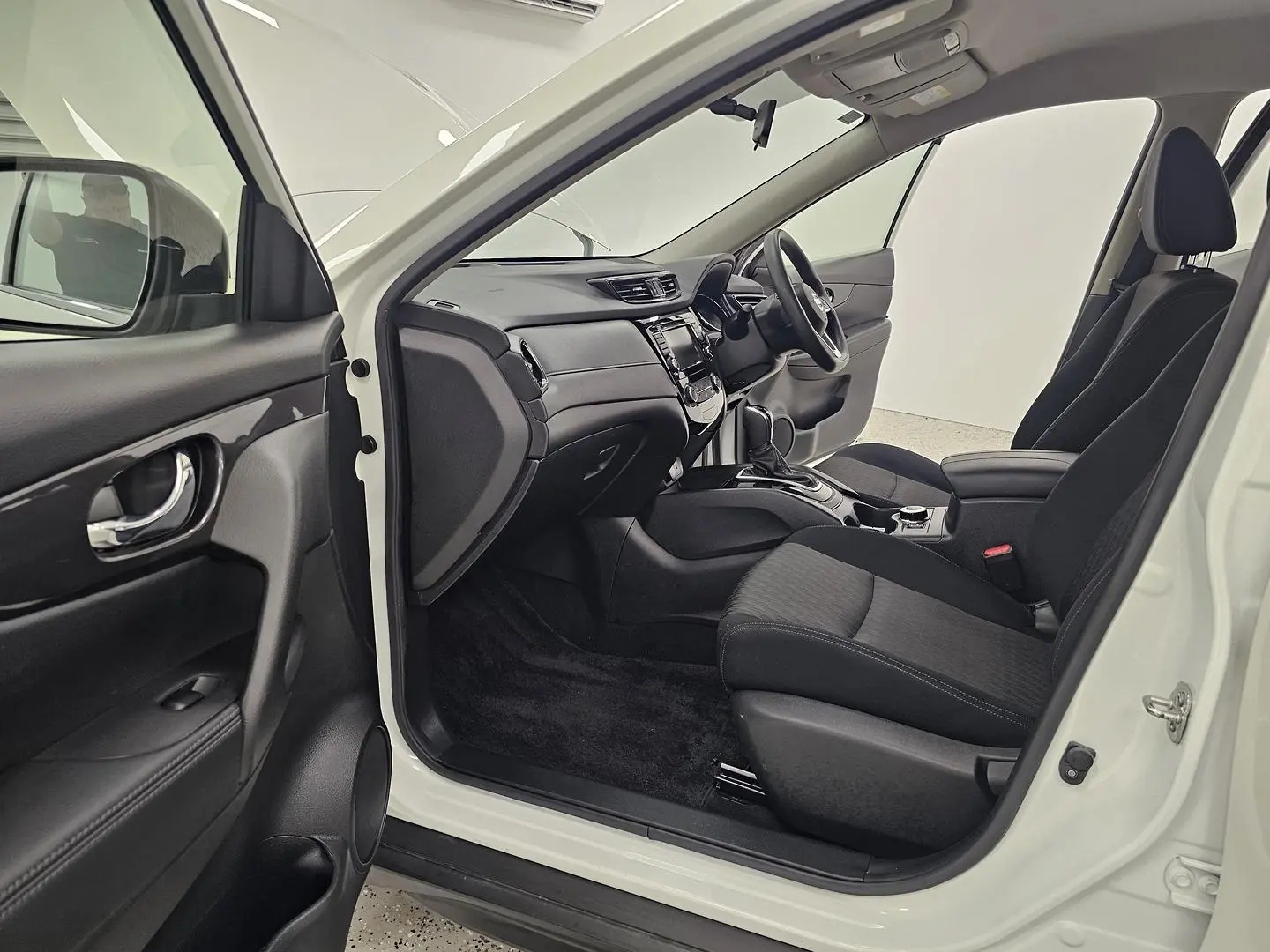 2021 Nissan X-TRAIL Gallery Image 12