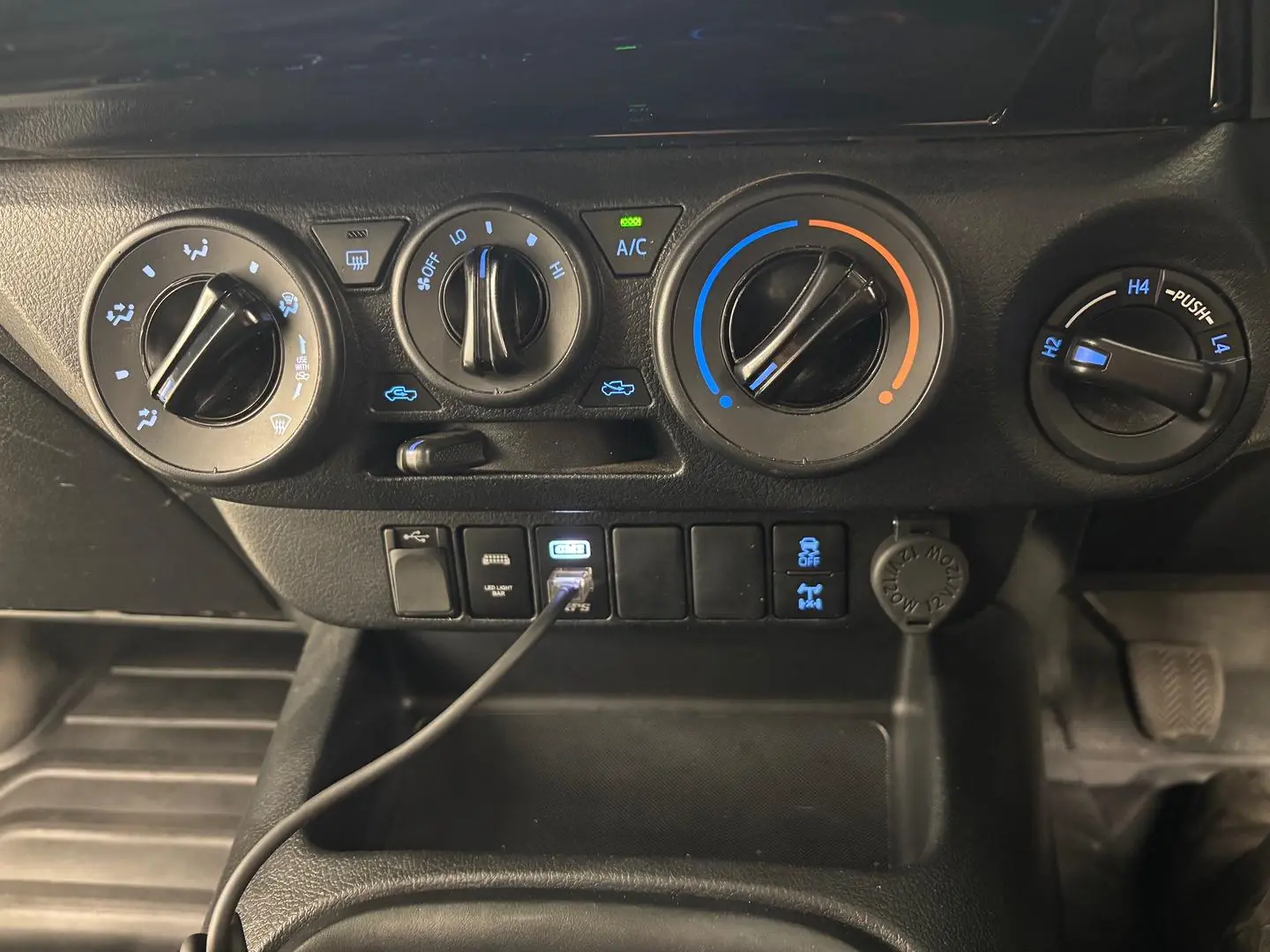 2023 Toyota Hilux Gallery Image 32