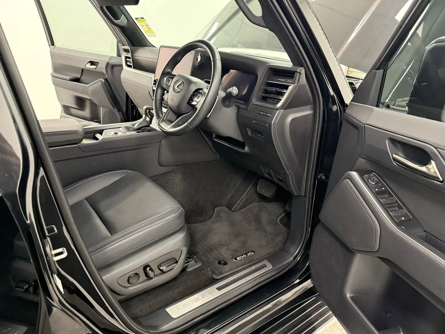 2025 Lexus GX Gallery Image 26