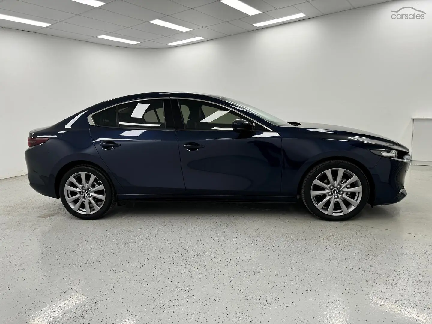 2021 Mazda 3 Image 2