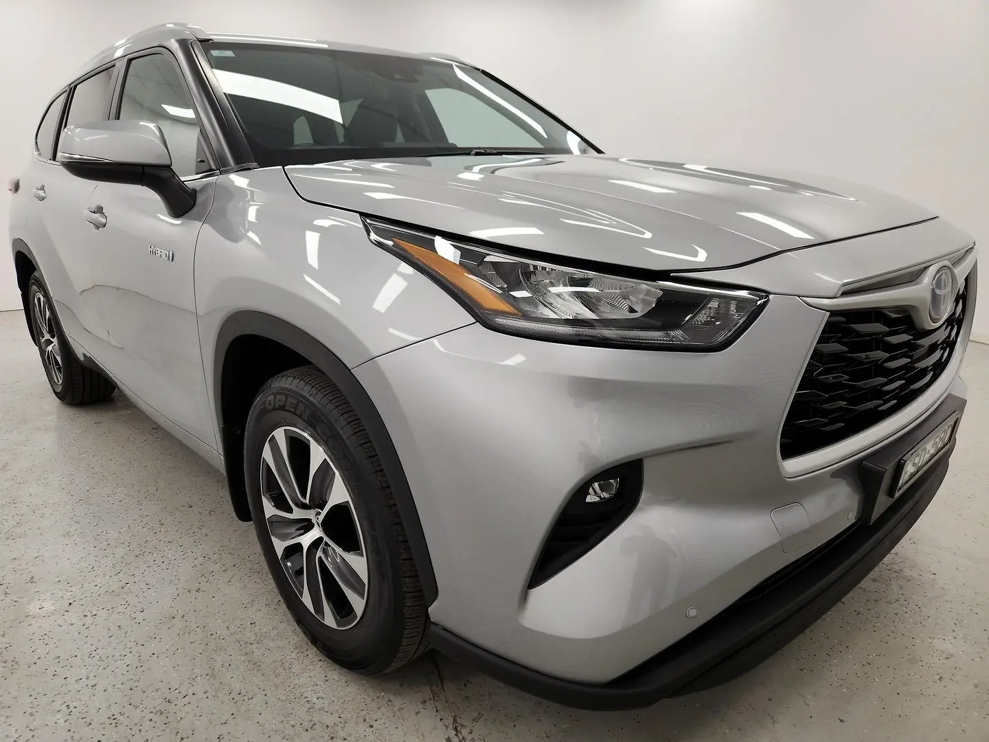 2023 Toyota Kluger Gallery Image 1