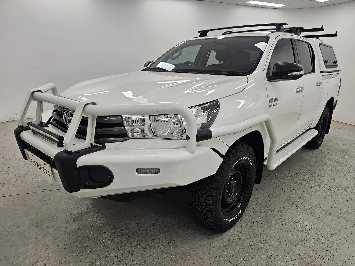 2015 Toyota Hilux Gallery Image 7