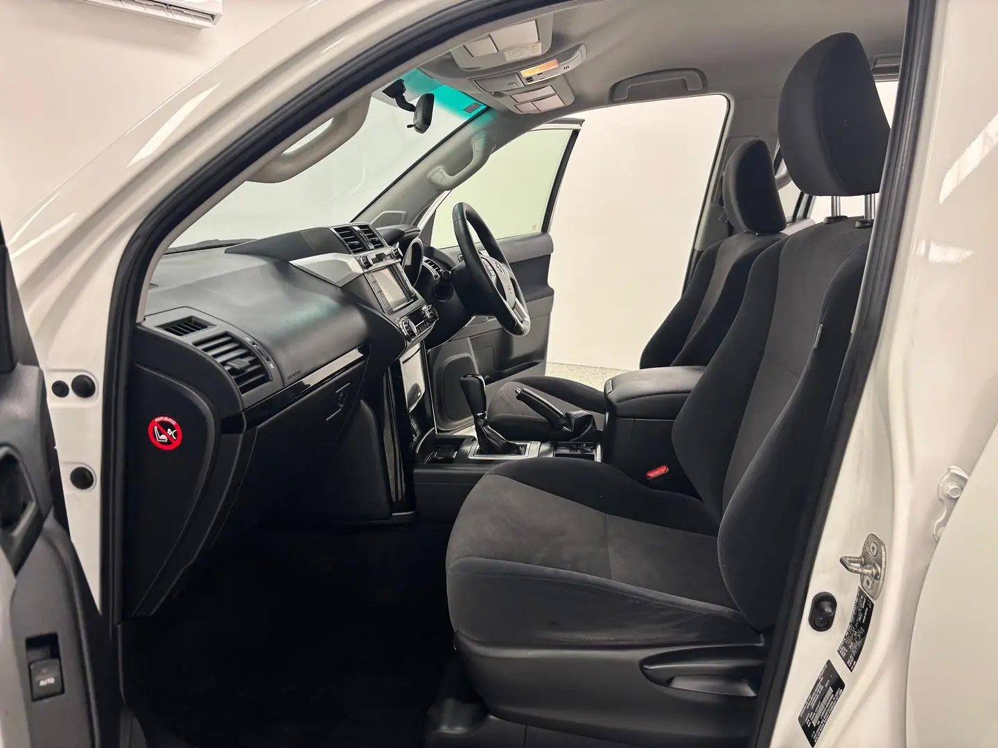 2016 Toyota Landcruiser Prado Gallery Image 18