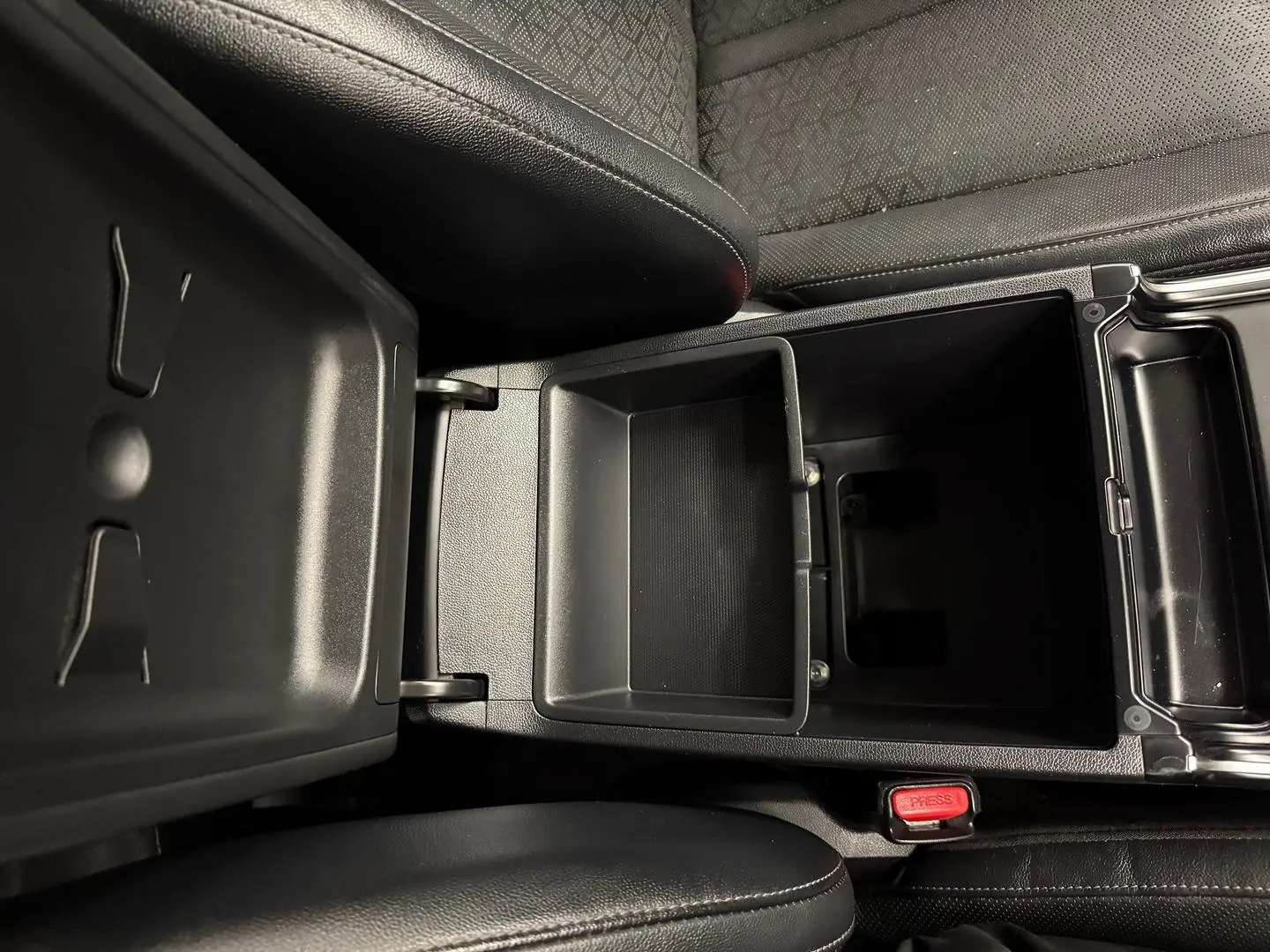 2020 Kia Sorento Gallery Image 37